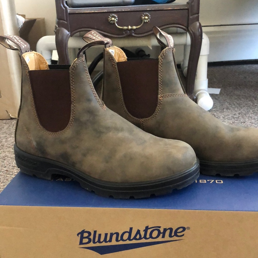 Blundstone 585 boots, size 8.5 W, 6.5 M